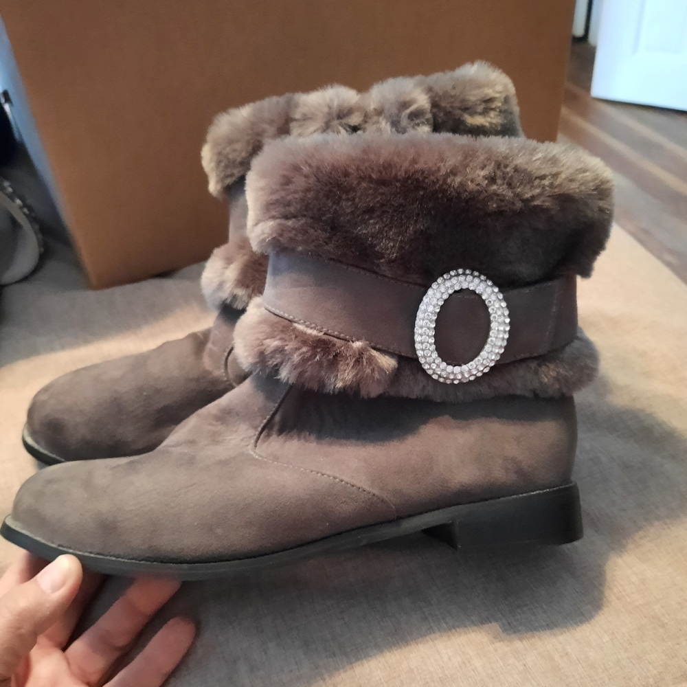 Cute boots almost new